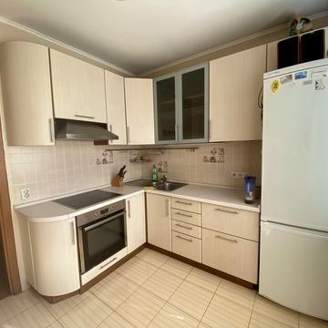 Академіка Глушкова просп., 17