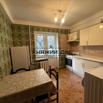 Предславинська вул., 21/23