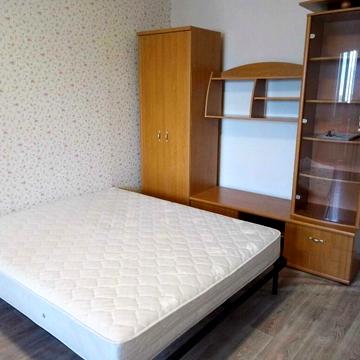 Ревуцького вул., 44