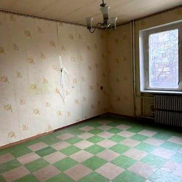 Продам 2-ком. Середина проспекта Слобожанского. остановка Донецкая.