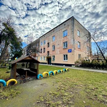 Угорська вул., 14б