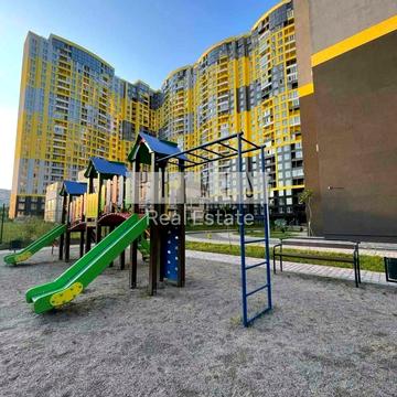 Кадетський Гай вул., 10