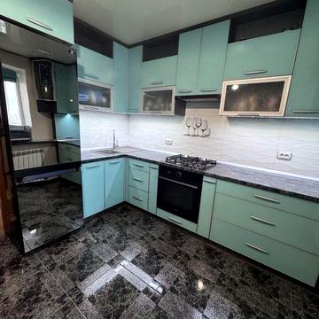 Здам 2 кімнатну квартиру в новобудові. Центр, автономне опалення,тепла