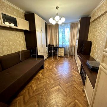 Велика Васильківська вул. (Червоноармійська), 124