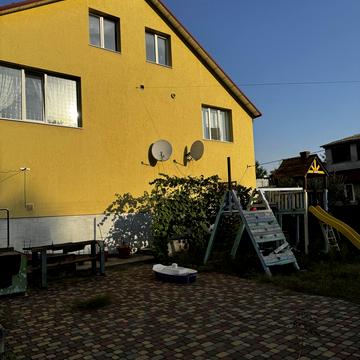 вул.Бурштиновий 2-й проїзд, 12