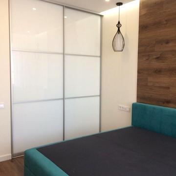 Середньофонтанська вул., 35