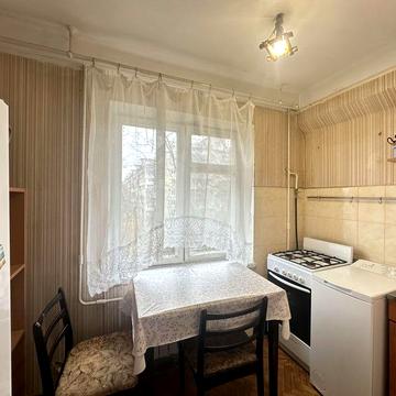 1к, метро Лісова, вул. Мілютенка, Лісовий масив