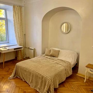 Володимирська вул., 82-А