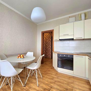 Дніпровська набережна вул., 26-А