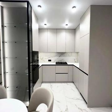 Угорська вул., 12