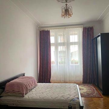 Центр. Жилая двухкомнатная. Метр Исторический Музей,