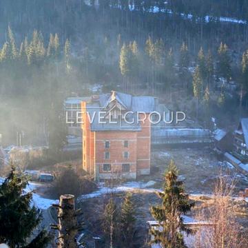 Поляниця, Надвірнянський, Івано-Франківська область 950000.0 USD