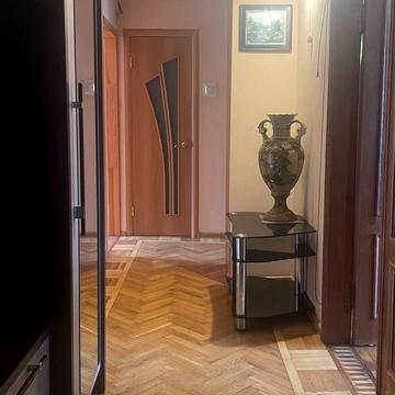 Академіка Заболотного вул., 38