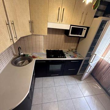 Пропоную в оренду 3 кім по Героїв України