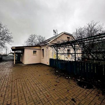 Продаж 5к Дім Жовтнева вулиця