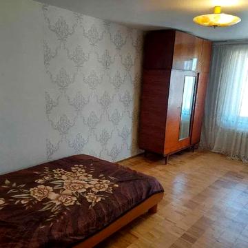 Василя Симоненка вул. (), 5