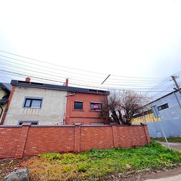 Кавказька вул., 1