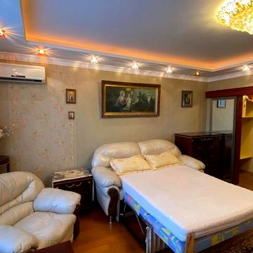 Срібнокільська вул., 1