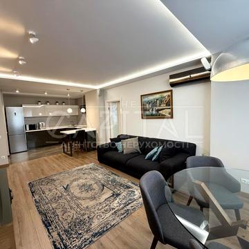 Полтавська вул., 10