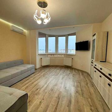 2 кім квартира, обжита новобудова