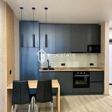 Зарічна вул., 4К1