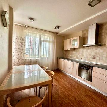 Аренда 3-х комнатной квартиры по ул.Степана Руданского 4-6,метро Сырец