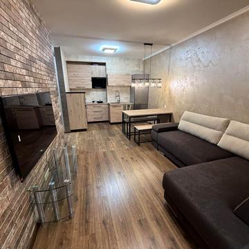 Дніпровська набережна вул., 18-Б