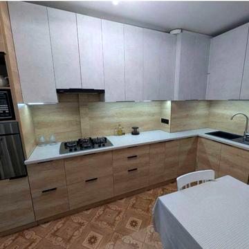 Небесної Сотні просп. (Маршала Жукова), 83