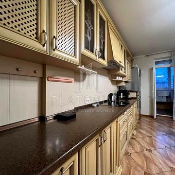 Козацька вул., 112-114