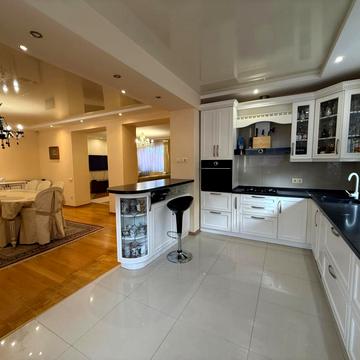 Машиністів вул., 20