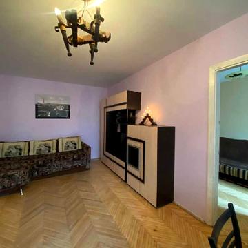 Медової Печери вул. (), 9