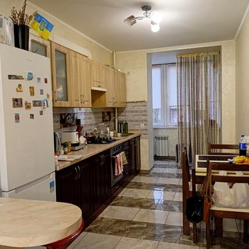 Івана Величковського вул., 61