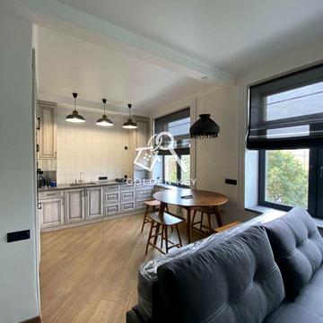 Поштовий просп. (Карла Маркса), 48