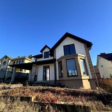 Будинок в селі Великий Кучурів