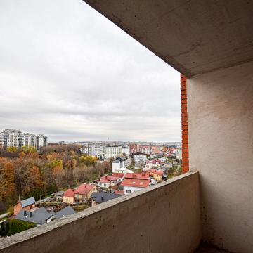 Львівська вул., 8