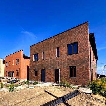 Весняний провулок