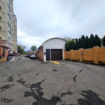 Святотроїцька вул., 94