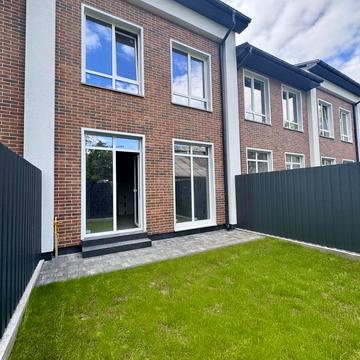 Українська вул., 13