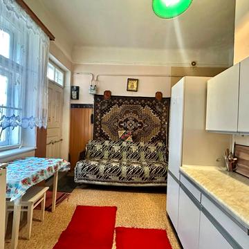 Софії Яблонської вул. (), 24