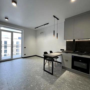 Героїв Крут вул., 10