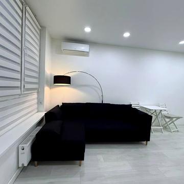 Практична вул., 8