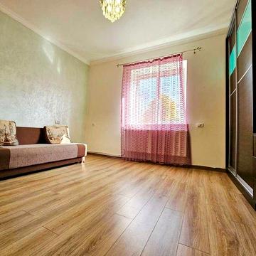 Ціну понижено!!! Житлова квартира з меблями та власним опаленням...