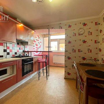 Продам 2-х рівневу квартиру в новобудові біля СНАУ.