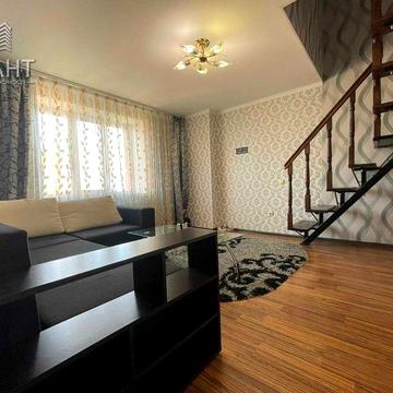 Продам 2-х рівневу квартиру в новобудові біля СНАУ.