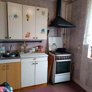 Продаж 3-к з холлом на Лівому березі, 4 мкр