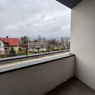 Простора 2-кімнатна квартира з терасою біля Львова, смт Івано-Франкове