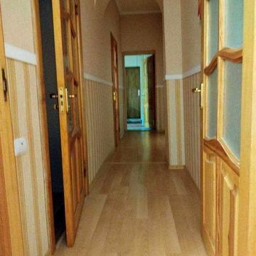 Трикімнатна квартира з приватною ділянкою в самому центрі міста!