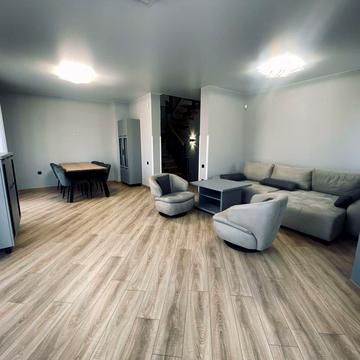 Андрея Шептицького вул., 1