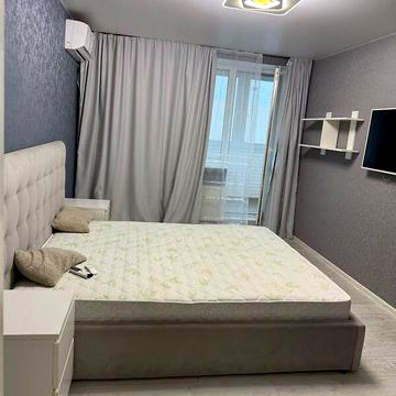 Продаж 2к Квартира Небесної Сотні проспект