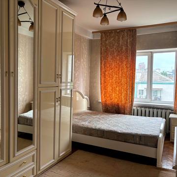 Володимиро-Либідська вул., 16